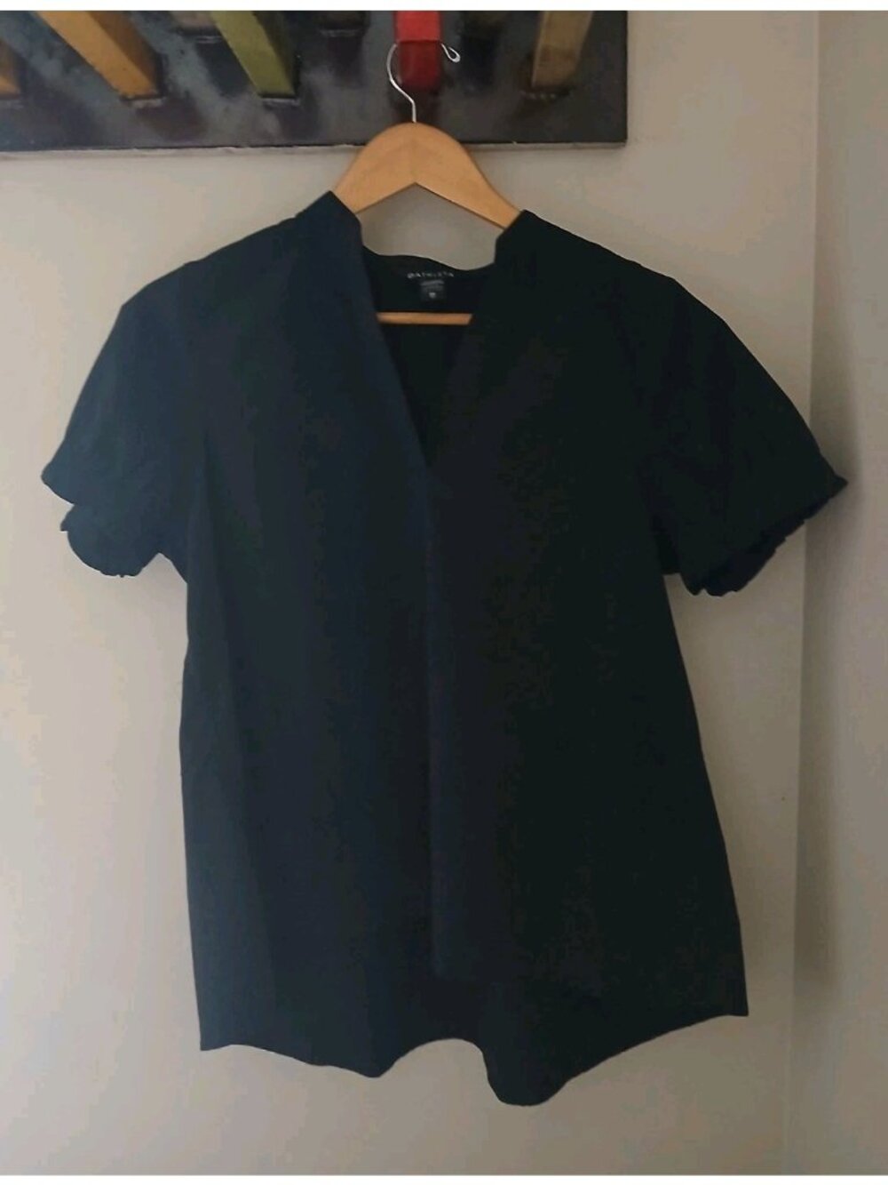 Athleta Levitate Poplin Tee Shirt